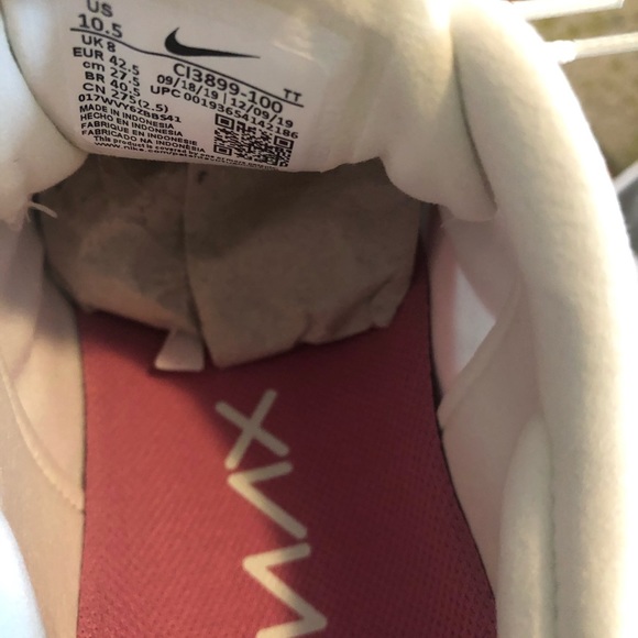 Nike 270 React. - Picture 3 of 4